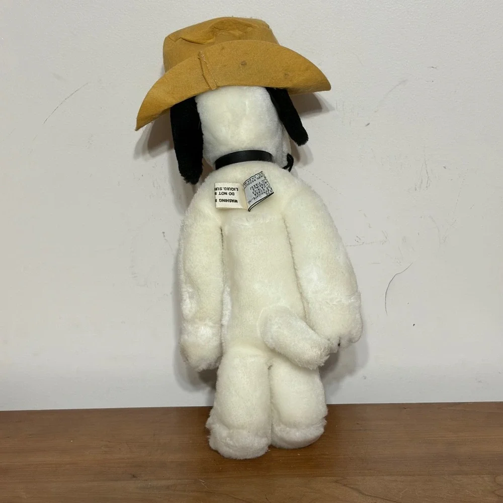 United Feature Syndicate vintage snoopy